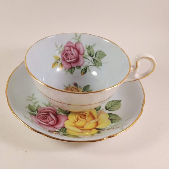 Royal Grafton 1950s Pink and Yellow Roses with blue shade Teacup & saucer - Picture 2 of 9